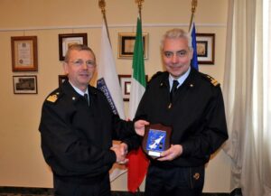IL COM.TE DELLA 2^ DIV. COMLOG VISITA GLI ENTI DIPENDENTI - Aeronautica Militare