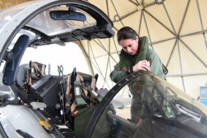 NON SI FERMA L'ADDESTRAMENTO DEI PILOTI DELL'AERONAUTICA MILITARE - Aeronautica Militare