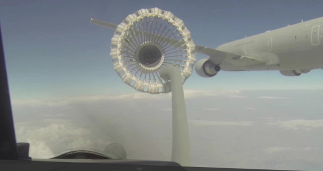 rifornimento aereo in volo
