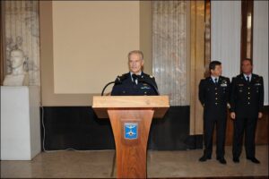 IL GEN. MANFRONI AL COMANDO DEL SERVIZIO SANITARIO - Aeronautica Militare