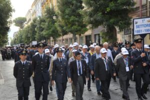 celebrazione militare in strada. evento