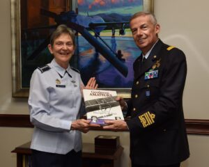 IL COMANDANTE LOGISTICO A WASHINGTON PER IL 54° SIMPOSIO INTERNAZIONALE DELLA ASSOCIATION OF OLd crows