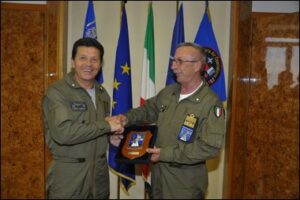 SOTTOCAPO DI SMA IN VISITA AL CAOC5 - Aeronautica Militare