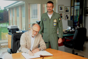 IL VICEGOVERNATORE DELLA REGIONE AUTONOMA FRIULI VENEZIA GIULIA IN VISITA ALL'AEROPORTO DI RIVOLTO - Aeronautica Militare