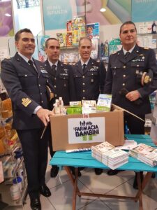 IN FARMACIA PER I BAMBINI” CON I VOLONTARI DELL'AERONAUTICA MILITARE DI MILANO.