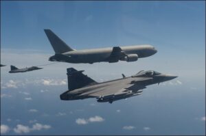 aerei militari in volo