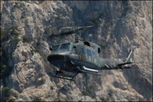 AB-212-del-9-Stormo-durante-un-addestramento-in-montagna