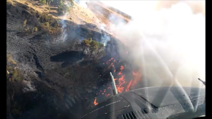vulcano in eruzione vista dall'alto