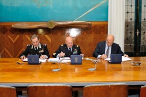 ACCORDO TRA AERONAUTICA, CARABINIERI E POLIZIA - Aeronautica Militare