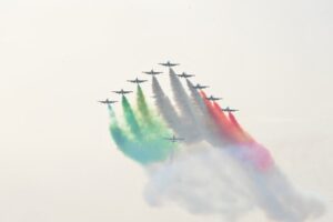 aerei militari in volo - freccie tricolore
