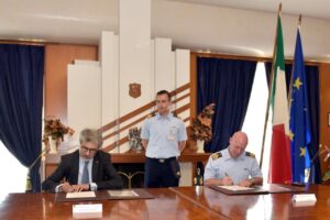 INTERNATIONAL FLIGHT TRAINING SCHOOL, PERFEZIONATO L'ACCORDO TRA AM, LEONARDO