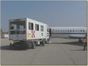 Ambulift-durante-le-operazioni-di-sbarco-del-paziente