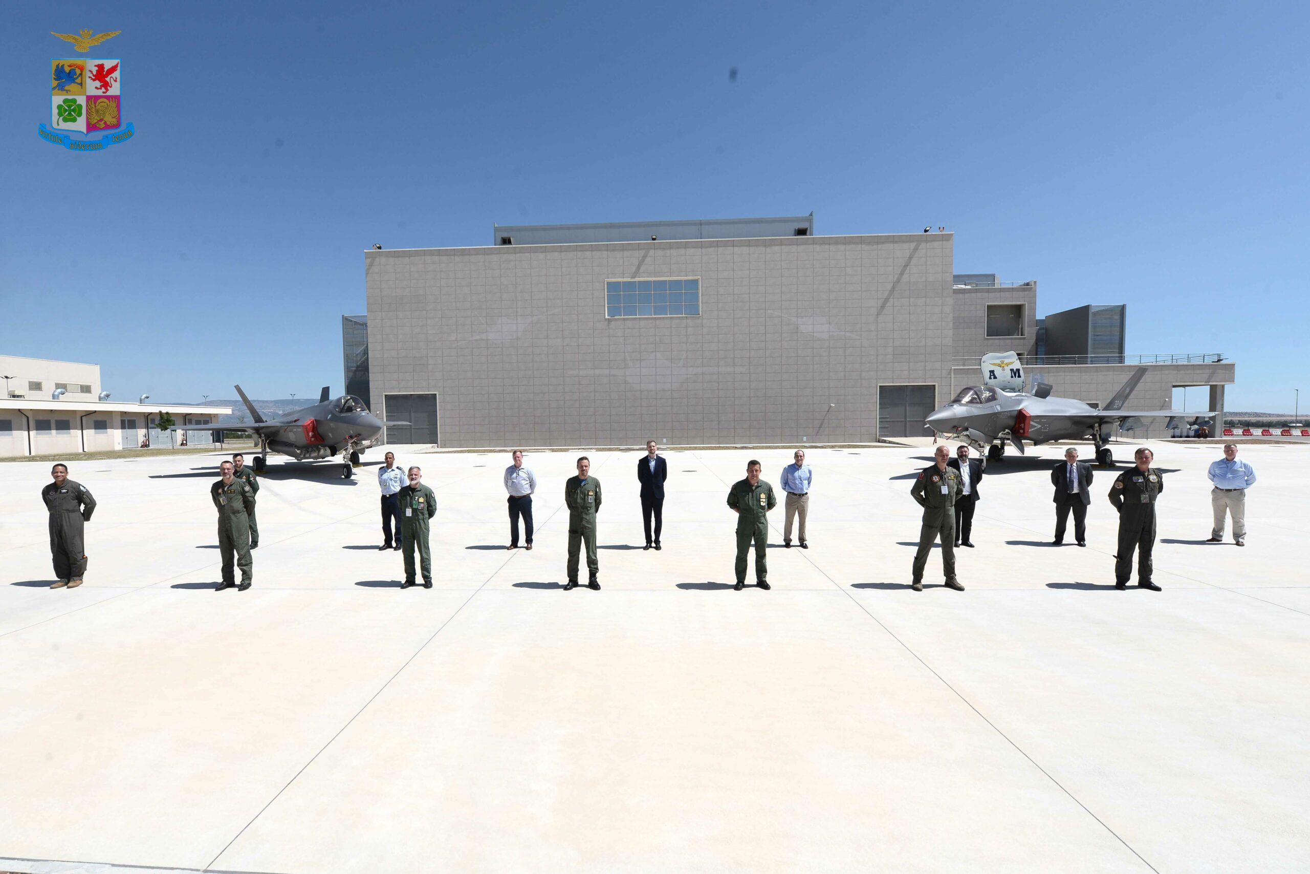 F-35, 32° STORMO AMENDOLA: PER LA PRIMA VOLTA IN ITALIA L'F-35 USERS