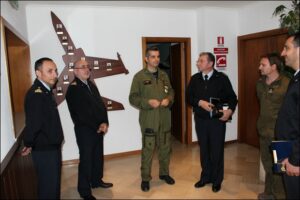 Arrivo ad Amendola e saluto di benvenuto da parte del Col Maragucci al Gen Panaro