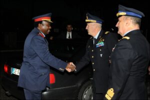 Arrivo-del-Generale-Khamis-Al-Farhan
