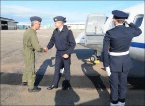 Arrivo-del-Generale-Salvestroni-ricevuto-dal-Colonnello-Aiello