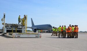 Attivit-su-apron-con-KC-767