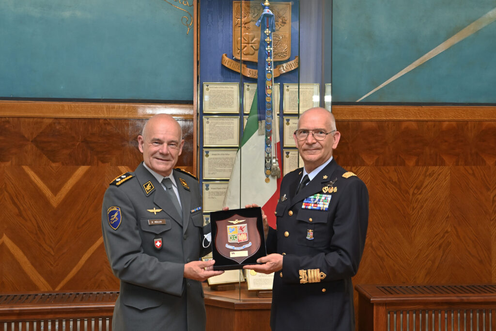 VISITA IN ITALIA DEL CAPO DELLE FORZE AEREE SVIZZERE - Aeronautica Militare