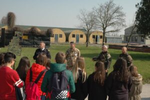 GRUPPO RIFORNIMENTI AREA NORD DI SANGUINETTO - CONFERENZA CON GLI STUDENTI DEL “SOMMARIVA” - Aeronautica Militare