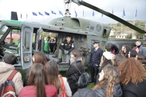 openday momento di visita ad un elicottero