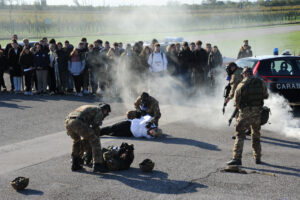 A RIVOLTO L'ESERCITAZIONE INTER-AGENZIA IN CAMPO CRBN - Aeronautica Militare