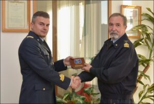 IL GENERALE MAULONI IN VISITA AD ELMAS - Aeronautica Militare