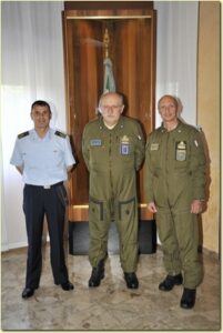 Da sx il Col Vestito il Gen Tosi il Gen Vecciarelli