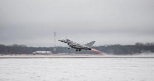 aereo militare in partenza