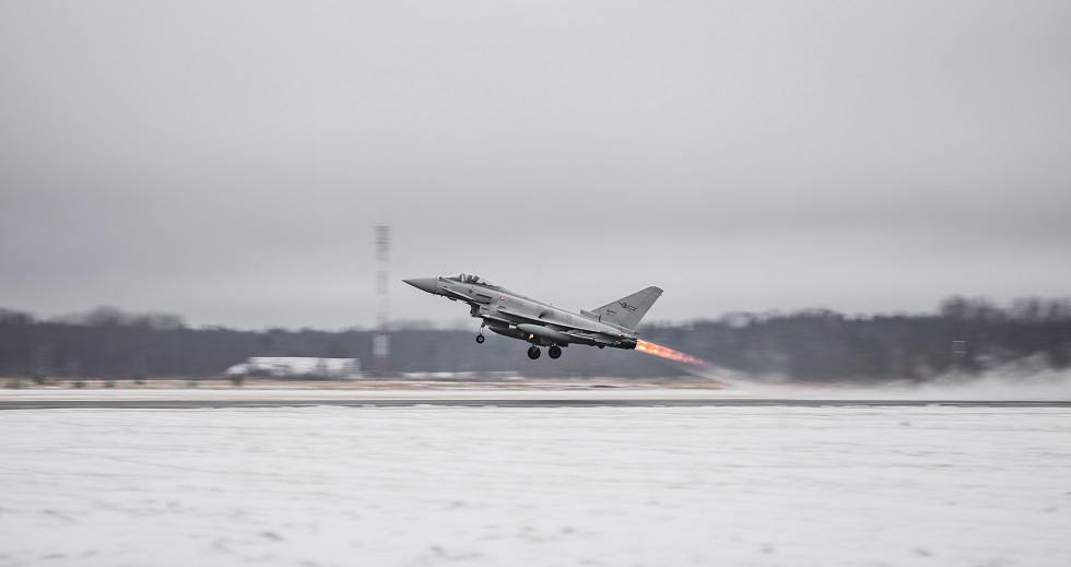 aereo militare in partenza