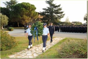 Deposizione-corona-di-alloro-ai-caduti