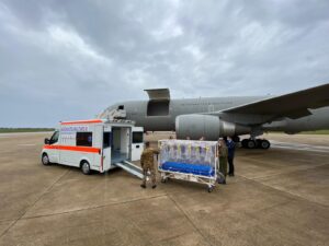 Donazione ambulanza da Leonardo ad AM 4.jfif_