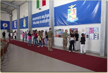 Esposizione dipinti dei ragazzi scuole medie e superiori del Kosovo