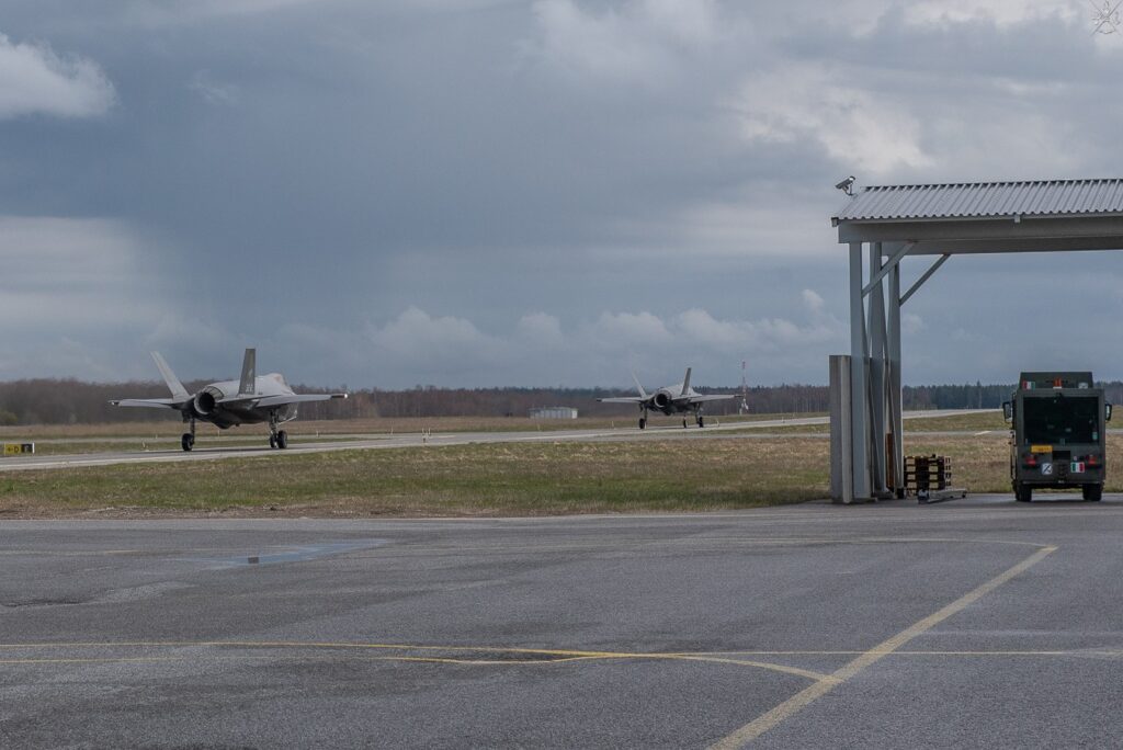 NATO AIR POLICING, ESTONIA: PRIMO ALPHA SCRAMBLE NOTTURNO PER GLI F-35 ITALIANI - Aeronautica Militare