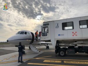 AERONAUTICA MILITARE, VOLO SALVA-VITA: BAMBINO DI 10 ANNI TRASPORTATO DA LAMEZIA TERME A ROMA