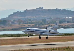 Falcon-900-atterra-allo-scalo-di-Elmas