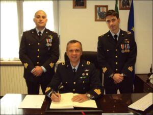 Firma-Albo-Onore-da-sx-Cap-Vitagliano-Col-Lanzillotti-Cap-Scarpato