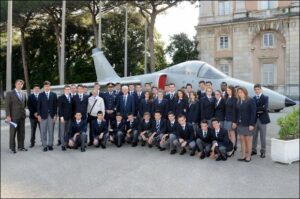 Foto-di-gruppo-all'arrivo-degli-studenti