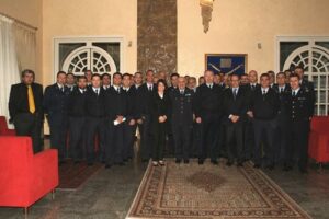 Foto-di-gruppo-con-Generale-Intini-e-Colonnello-Marchetto