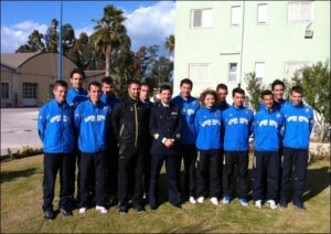 Foto di gruppo con gli atleti del Centro Sportivo AM