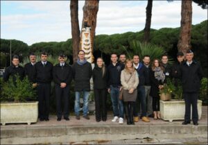 Foto-di-gruppo-con-il-Comandante