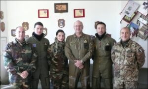 Foto di gruppo con il Comandante TenCol Stefanizzi