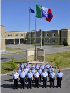 Foto-di-gruppo-dei-comandanti-NATO