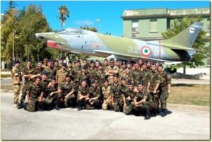 foto di gruppo - presso-il-Piazzale-Bandiera