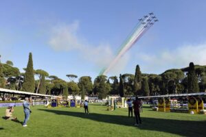 Frecce Tricolori su Piazza di Siena