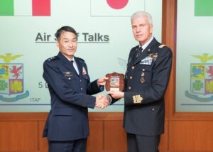 Gen Caputo con Gen Marumo Sottocapo Giappone