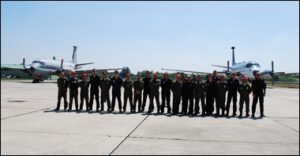 Gli equipaggi dellAtlantic italiano e tedesco prima al rientro del sorvolo