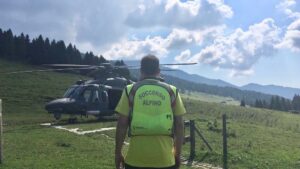 HH-139 DEL 15° STORMO RITROVA UN DISPERSO SULL'ALTOPIANO DI ASIAGO - Aeronautica Militare