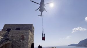 HOVERING ELICOTTERO PER RILASCIO CARICO