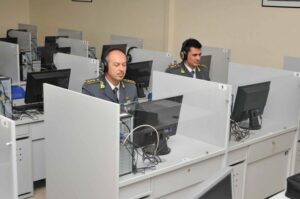 I due Ufficiali aeronaviganti della GdF alla SLEAM per il TAE