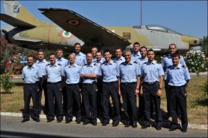 I frequentatori del 16 corso basico Tactical Data Link con gli istruttori del RACSA